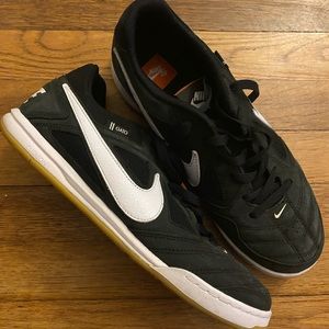 Nike sb gato orange label